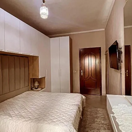 Apartment Am *